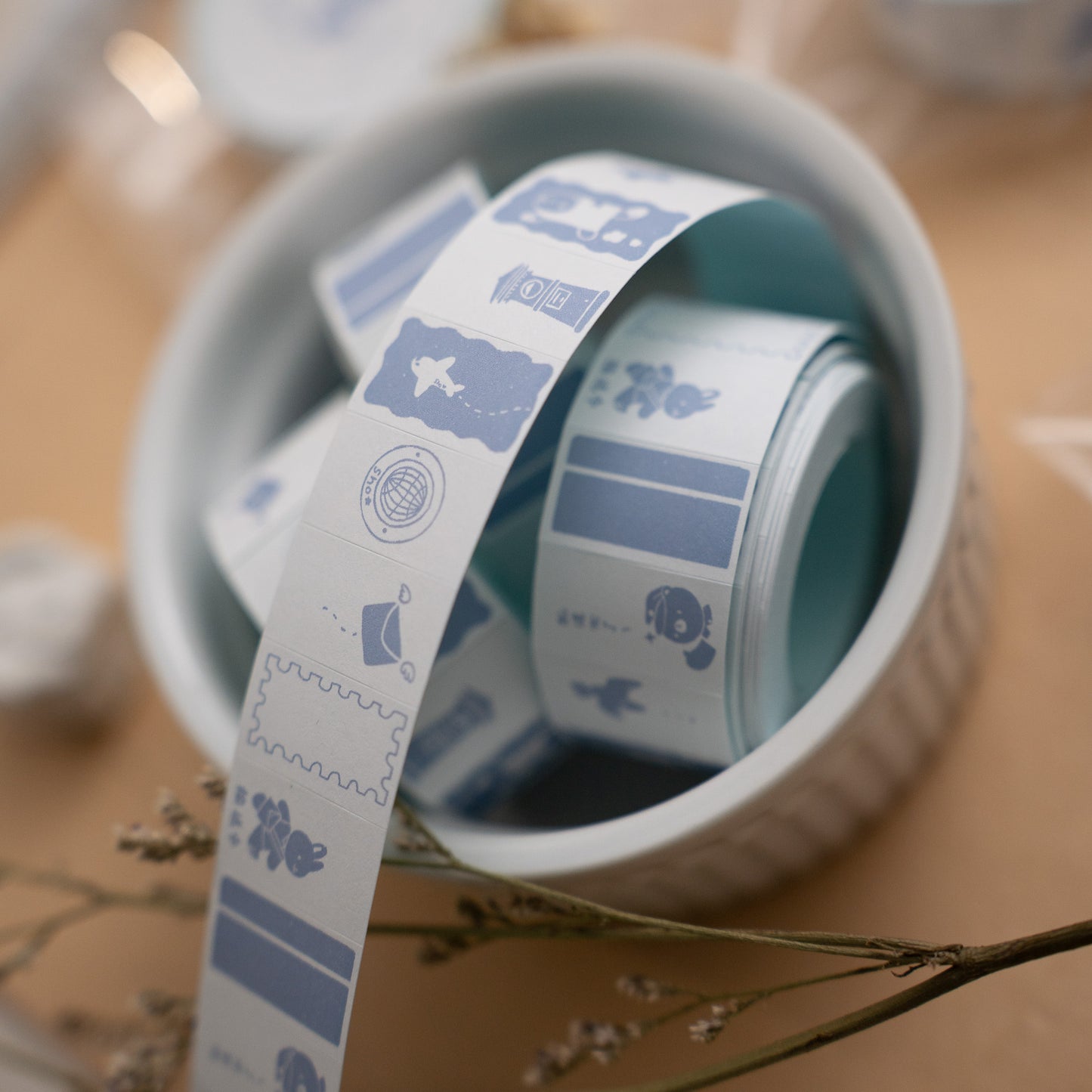 Sho Little Happiness - Post - Label Sticker